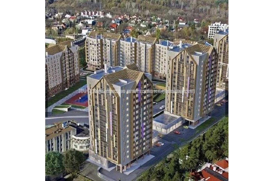 Продам квартиру, Динамовская ул. , 4 кім., 135 м², без внутренних работ 