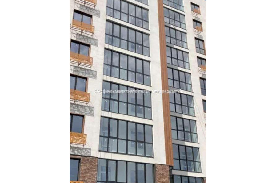 Продам квартиру, Динамовская ул. , 4 кім., 135 м², без внутренних работ 