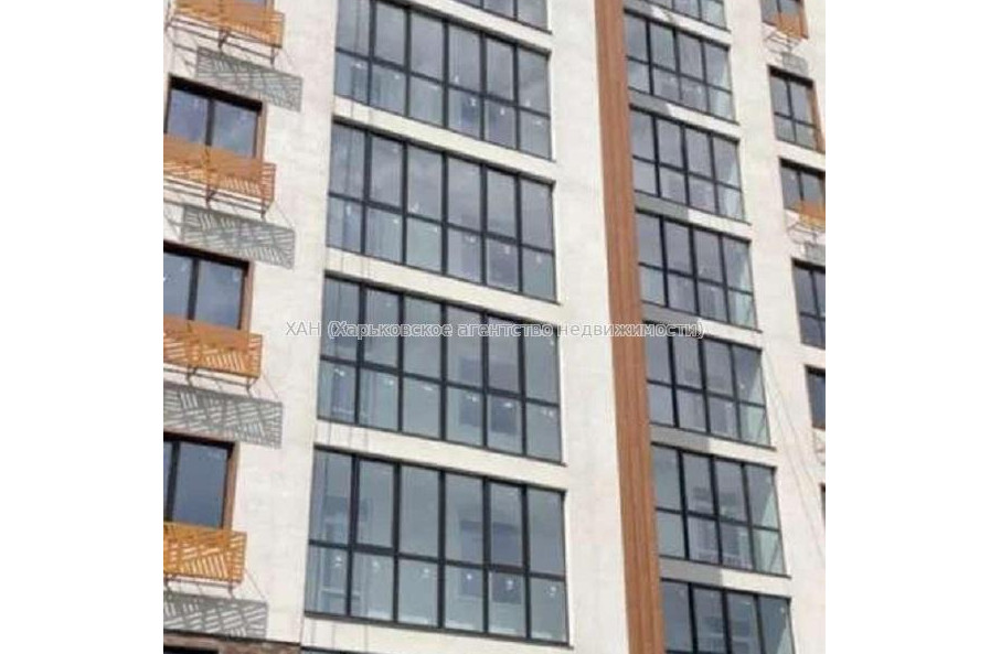 Продам квартиру, Динамовская ул. , 4 кім., 135 м², без внутренних работ 