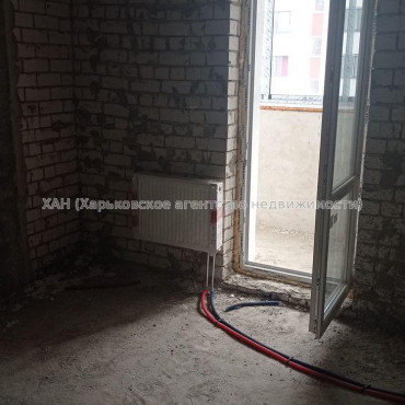 Продам квартиру, Борткевича ул. , 1  ком., 37 м², без внутренних работ 