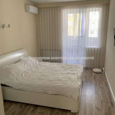 Продам квартиру, Георгия Тарасенко ул. , 3 кім., 96 м², евроремонт 