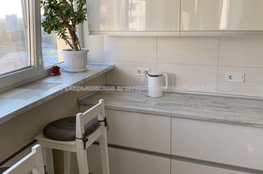 Продам квартиру, Георгия Тарасенко ул. , 3 кім., 96 м², евроремонт 