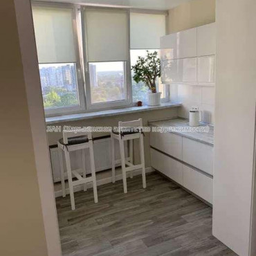 Продам квартиру, Георгия Тарасенко ул. , 3 кім., 96 м², евроремонт 