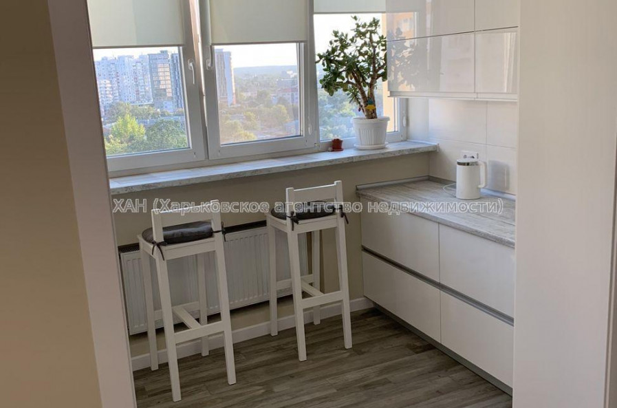 Продам квартиру, Георгия Тарасенко ул. , 3 кім., 96 м², евроремонт 