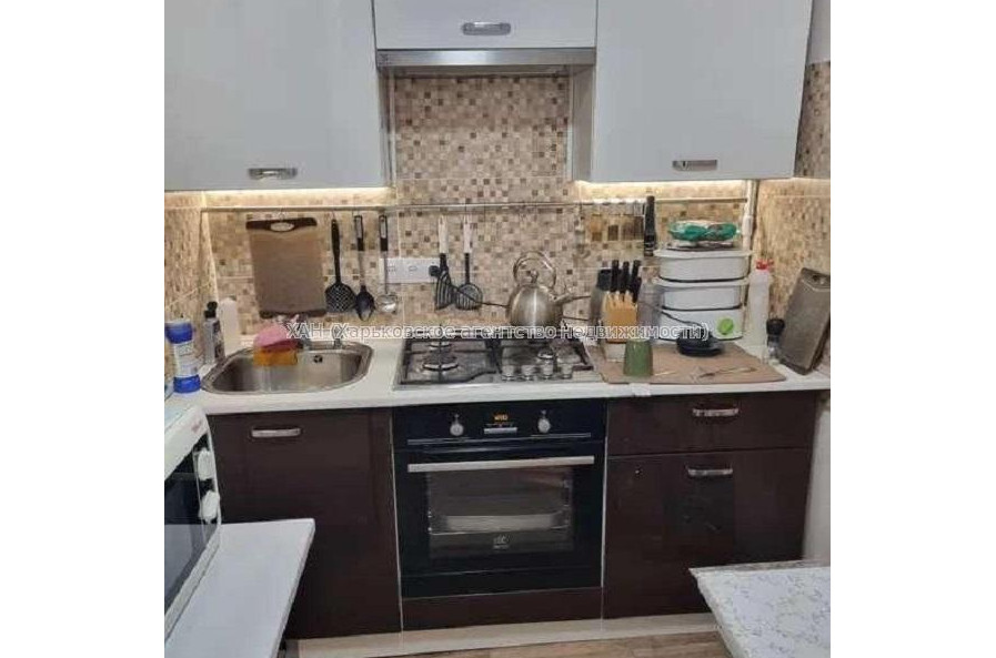 Продам квартиру, Соборности Украины ул. , 2  ком., 46 м², капитальный ремонт 