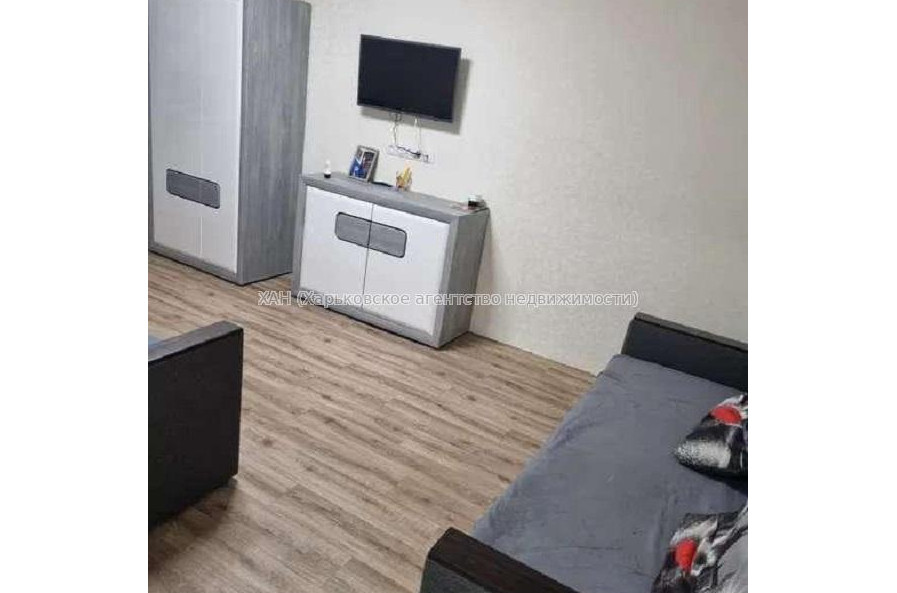 Продам квартиру, Соборности Украины ул. , 2  ком., 46 м², капитальный ремонт 