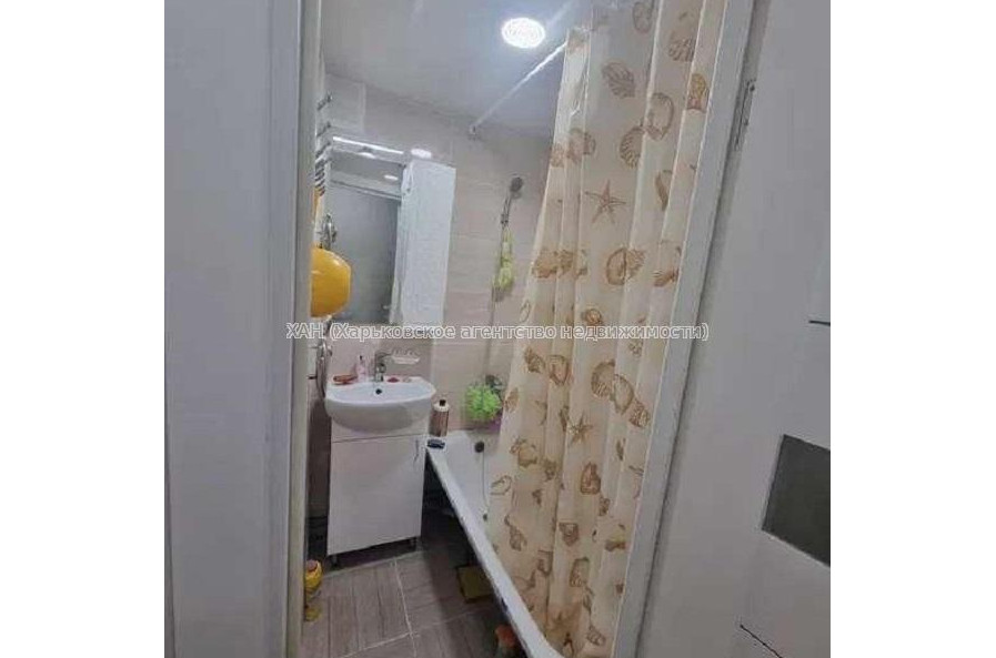 Продам квартиру, Соборности Украины ул. , 2  ком., 46 м², капитальный ремонт 