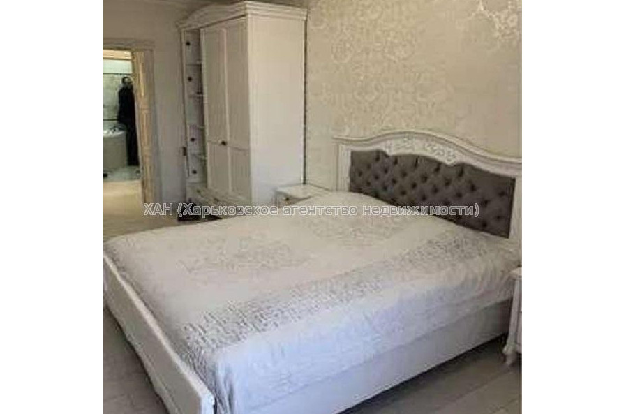 Продам квартиру, Мирная ул. , 2  ком., 83 м², авторский дизайн 