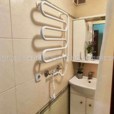 Продам квартиру, Ильинская ул. , 2 кім., 46 м², капитальный ремонт 