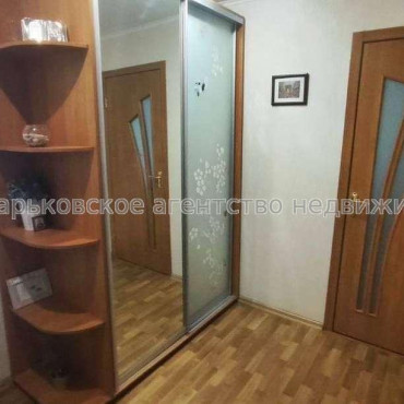 Продам квартиру, Ильинская ул. , 2 кім., 46 м², капитальный ремонт 