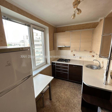 Сдам квартиру, Непокоренных ул. , 4 , 1  ком., 34 м², капитальный ремонт 