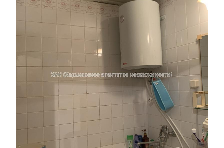 Продам квартиру, Клочковская ул. , 4  ком., 82.50 м², без ремонта 