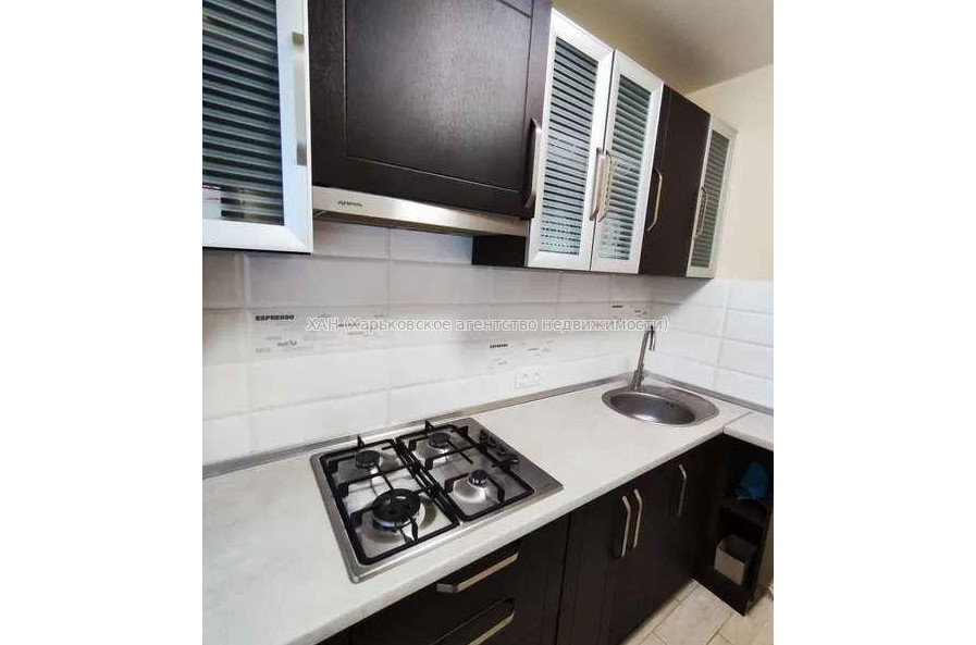 Продам квартиру, Бучмы ул. , 1  ком., 30 м², капитальный ремонт 