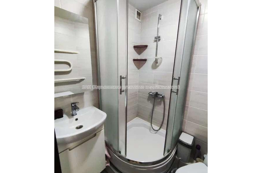 Продам квартиру, Бучмы ул. , 1  ком., 30 м², капитальный ремонт 
