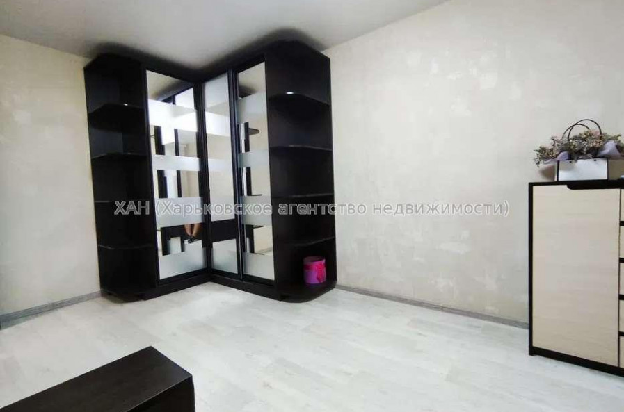 Продам квартиру, Бучмы ул. , 1  ком., 30 м², капитальный ремонт 