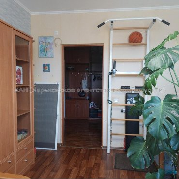 Продам квартиру, Тракторостроителей просп. , 3 кім., 66 м², косметический ремонт 