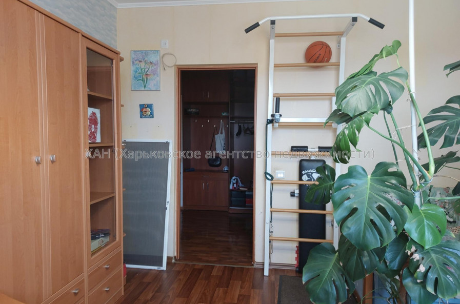 Продам квартиру, Тракторостроителей просп. , 3 кім., 66 м², косметический ремонт 