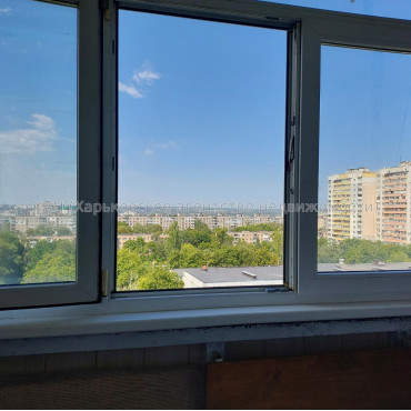 Продам квартиру, Тракторостроителей просп. , 3 кім., 66 м², косметический ремонт 