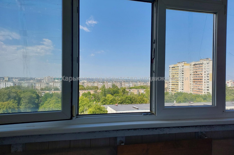 Продам квартиру, Тракторостроителей просп. , 3 кім., 66 м², косметический ремонт 