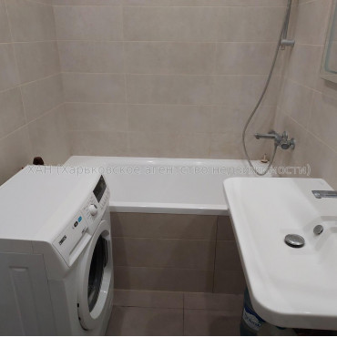 Продам квартиру, Тракторостроителей просп. , 3 кім., 66 м², косметический ремонт 