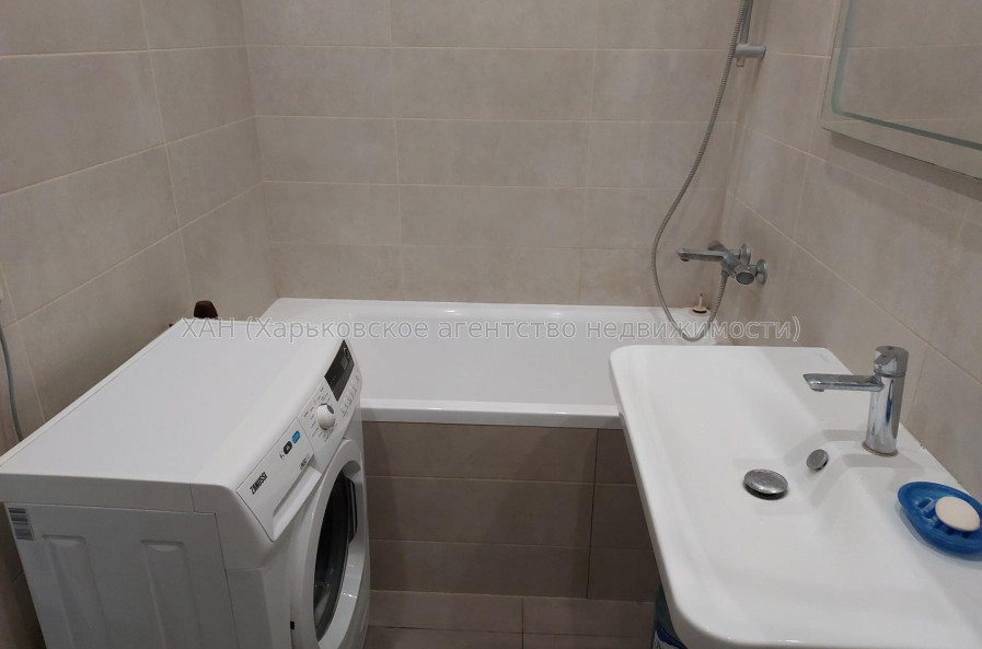 Продам квартиру, Тракторостроителей просп. , 3 кім., 66 м², косметический ремонт 