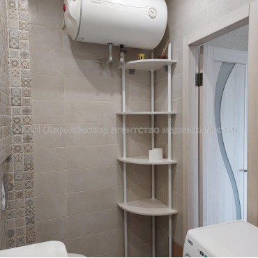 Продам квартиру, Тракторостроителей просп. , 3 кім., 66 м², косметический ремонт 