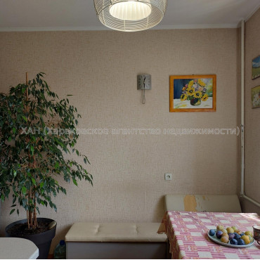 Продам квартиру, Тракторостроителей просп. , 3 кім., 66 м², косметический ремонт 