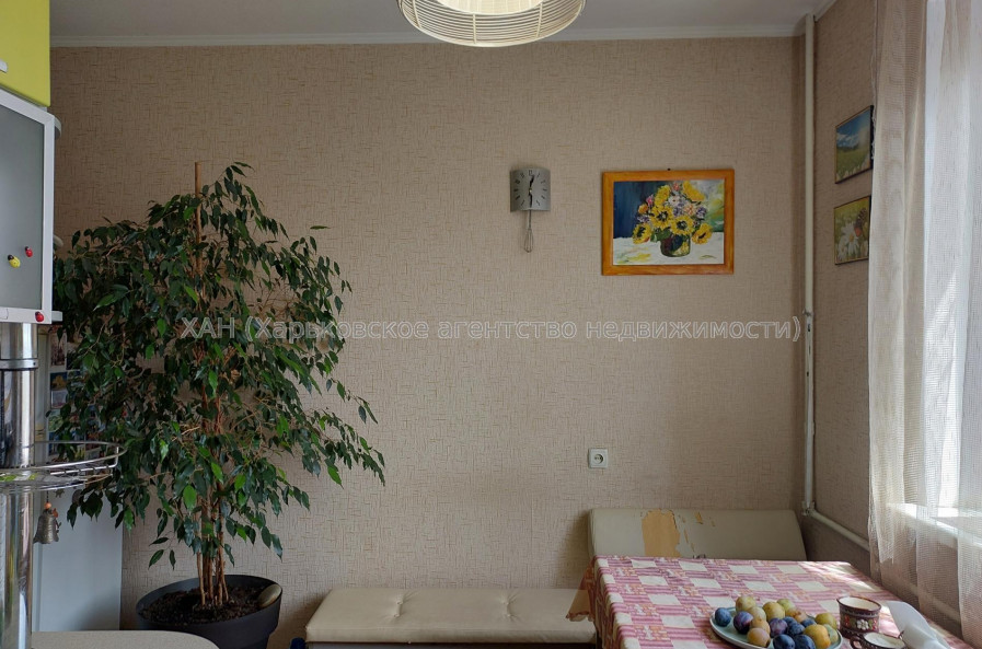 Продам квартиру, Тракторостроителей просп. , 3 кім., 66 м², косметический ремонт 