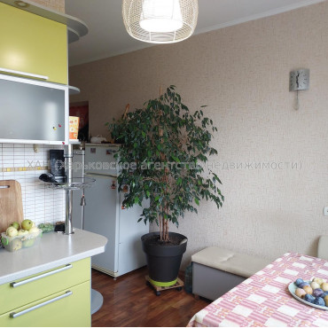 Продам квартиру, Тракторостроителей просп. , 3 кім., 66 м², косметический ремонт 