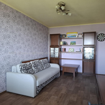 Продам квартиру, Тракторостроителей просп. , 3 кім., 66.50 м², косметический ремонт 