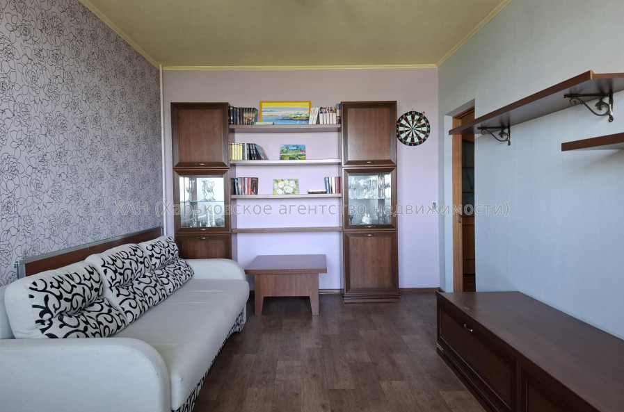 Продам квартиру, Тракторостроителей просп. , 3 кім., 66.50 м², косметический ремонт 