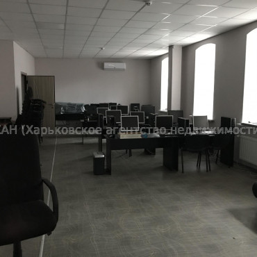 Здам нежитлову нерухомість, офисное помещение , 2 кім., 97 м², капитальный ремонт 