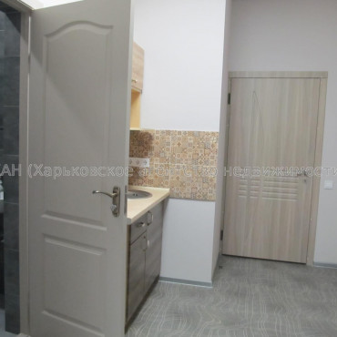 Здам нежитлову нерухомість, офисное помещение , 2 кім., 97 м², капитальный ремонт 