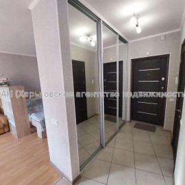 Продам квартиру, Драгоманова ул. , 1 кім., 35 м², капитальный ремонт