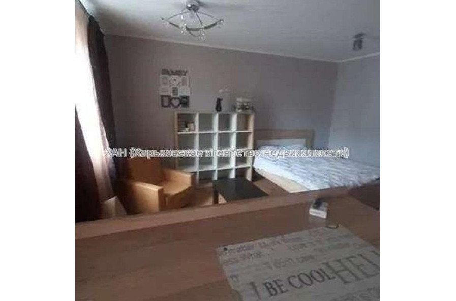 Продам квартиру, Драгоманова ул. , 1  ком., 35 м², капитальный ремонт 