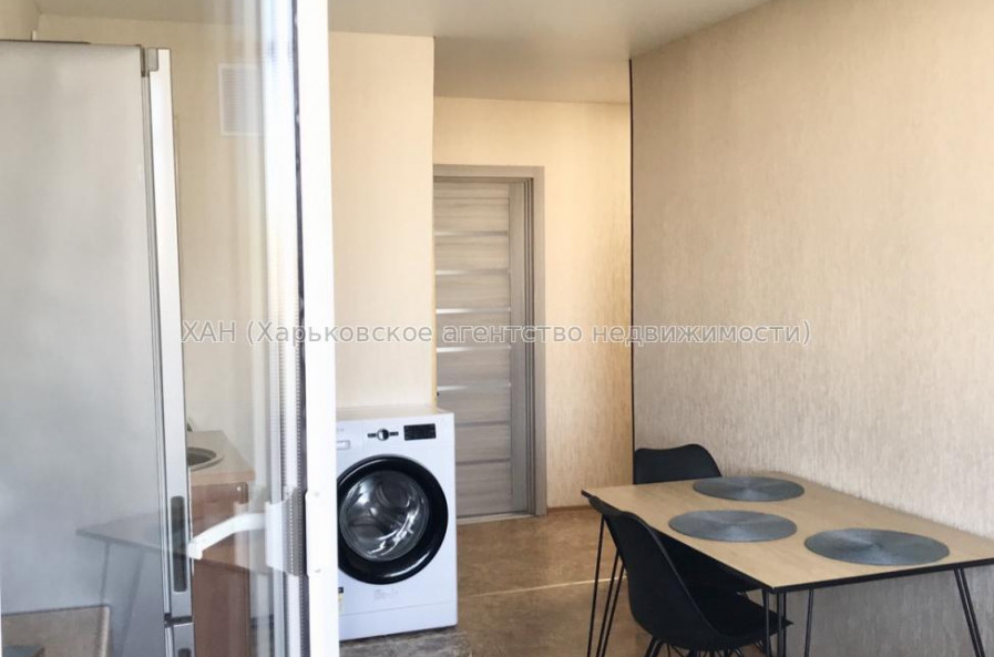 Продам квартиру, Салтовское шоссе , 1  ком., 39 м², капитальный ремонт 