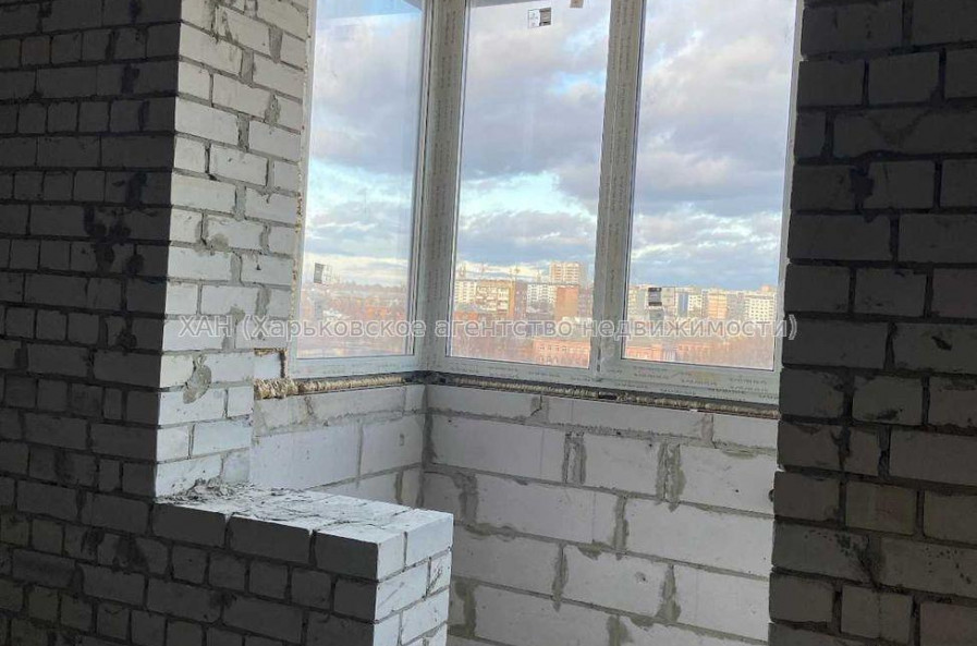Продам квартиру, Полтавский Шлях ул. , 3  ком., 78 м², без внутренних работ 