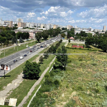 Продам квартиру, Полтавский Шлях ул. , 3  ком., 78 м², без внутренних работ 