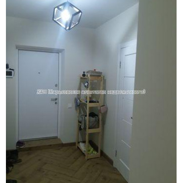 Продам квартиру, Гольдберговская ул. , 3 кім., 72 м², капитальный ремонт 