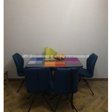 Продам квартиру, Гольдберговская ул. , 3 кім., 72 м², капитальный ремонт 