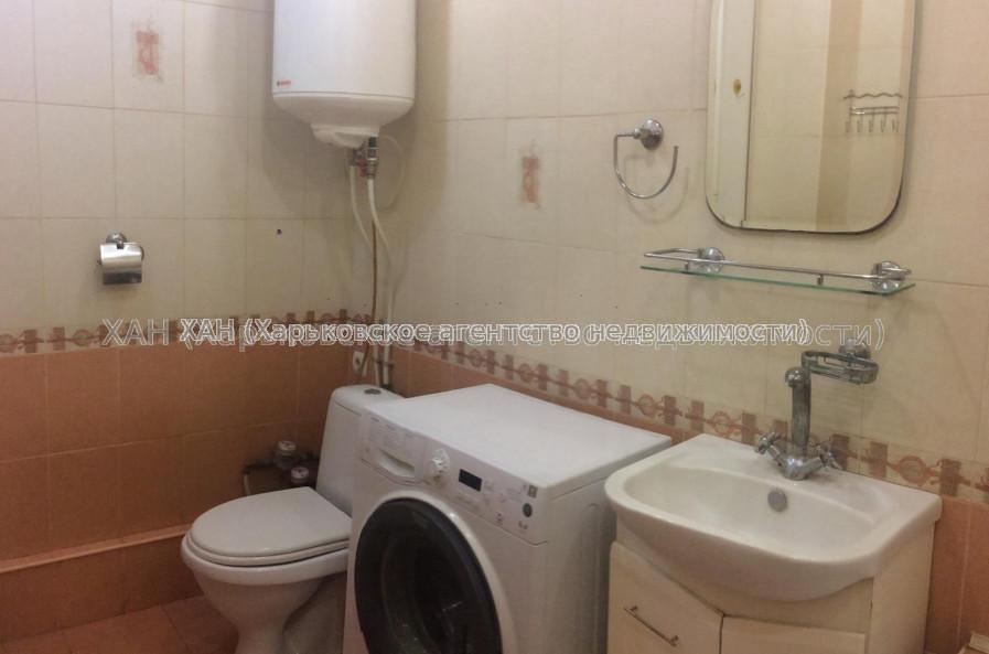 Продам квартиру, Набережный въезд , 2 кім., 52 м², капитальный ремонт 