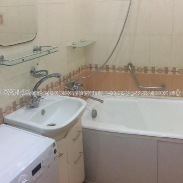 Продам квартиру, Набережный въезд , 2 кім., 52 м², капитальный ремонт 