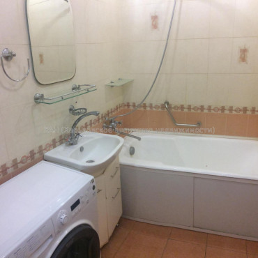 Продам квартиру, Набережный въезд , 2  ком., 52 м², капитальный ремонт 