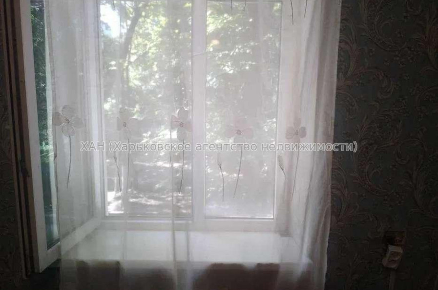 Продам квартиру, Защитников Неба ул. , 1  ком., 11 м², косметический ремонт 