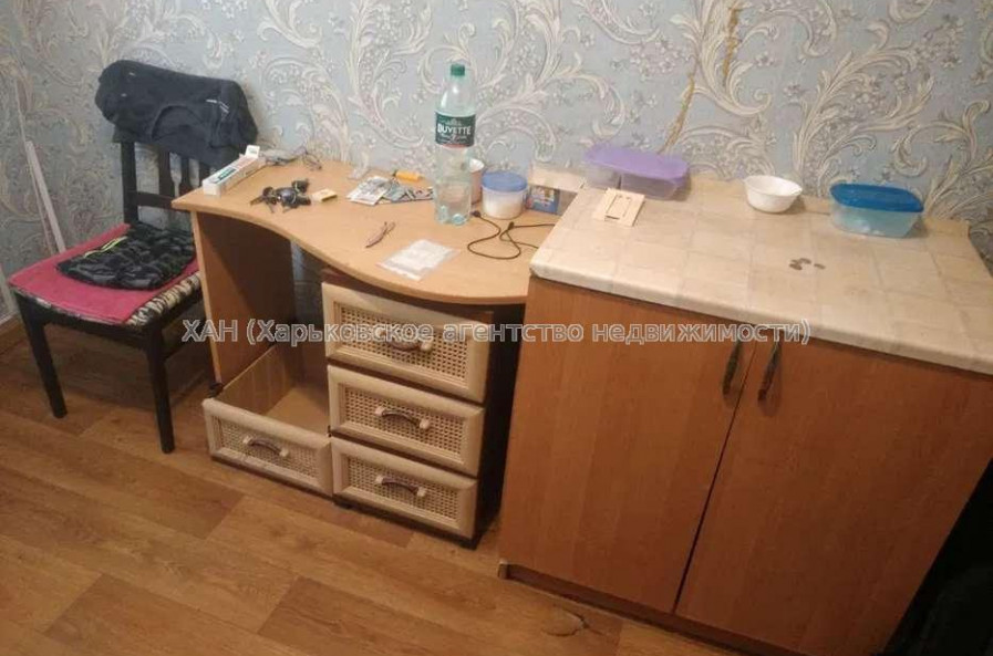 Продам квартиру, Защитников Неба ул. , 1  ком., 11 м², косметический ремонт 