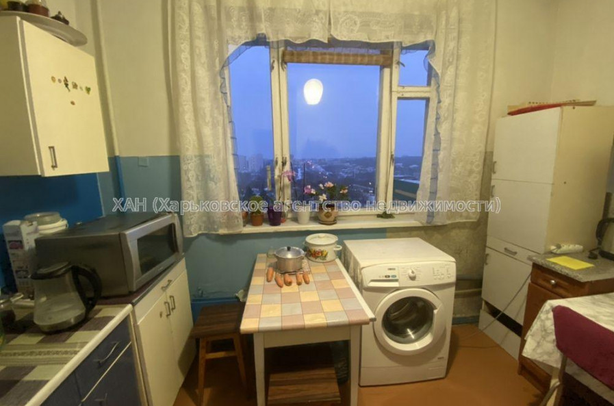 Продам квартиру, Деревянко ул. , 3 кім., 66 м², частичный ремонт 