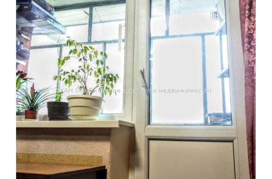 Продам квартиру, Деревянко ул. , 3  ком., 66 м², частичный ремонт 