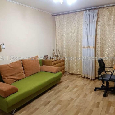 Продам квартиру, Станислава Парталы ул. , 3 кім., 67 м², капитальный ремонт 