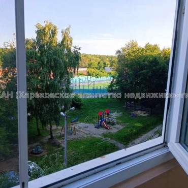 Продам квартиру, Станислава Парталы ул. , 3 кім., 67 м², капитальный ремонт 