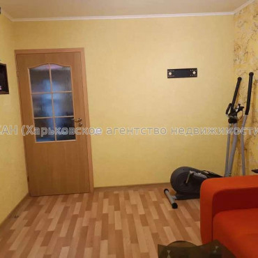 Продам квартиру, Станислава Парталы ул. , 3 кім., 67 м², капитальный ремонт 